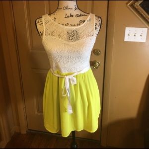 Timing Lacey pull over dress small